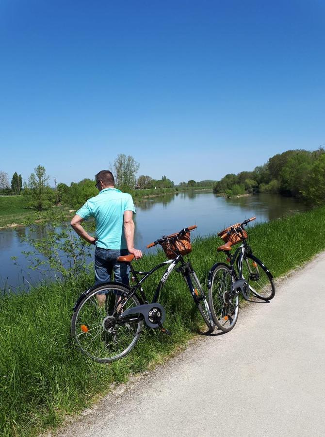 " Le Cher Passant " Savonnieres Экстерьер фото